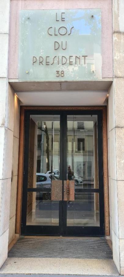 Part Dieu. Appartement rénové avec box garage Lione Esterno foto