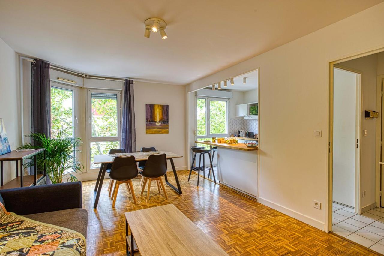 Part Dieu. Appartement rénové avec box garage Lione Esterno foto